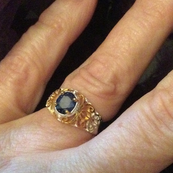 Enchanting Genuine Sapphire Ring - Picture 3 of 10